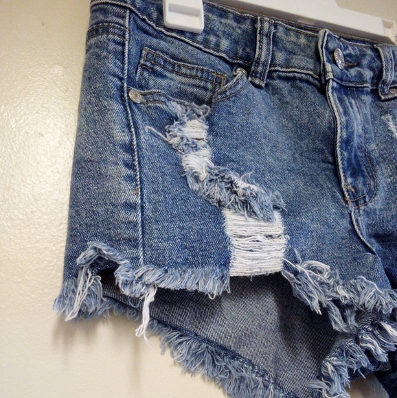 K.I.M.Distressed Denim Shorts Size M - Picture 2 of 6